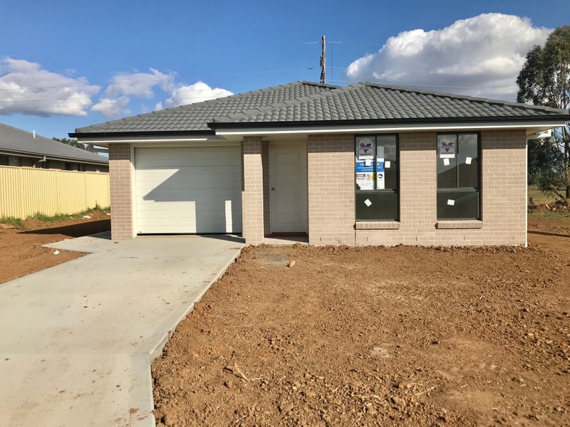 52 Kenny Drive TAMWORTH NSW 2340