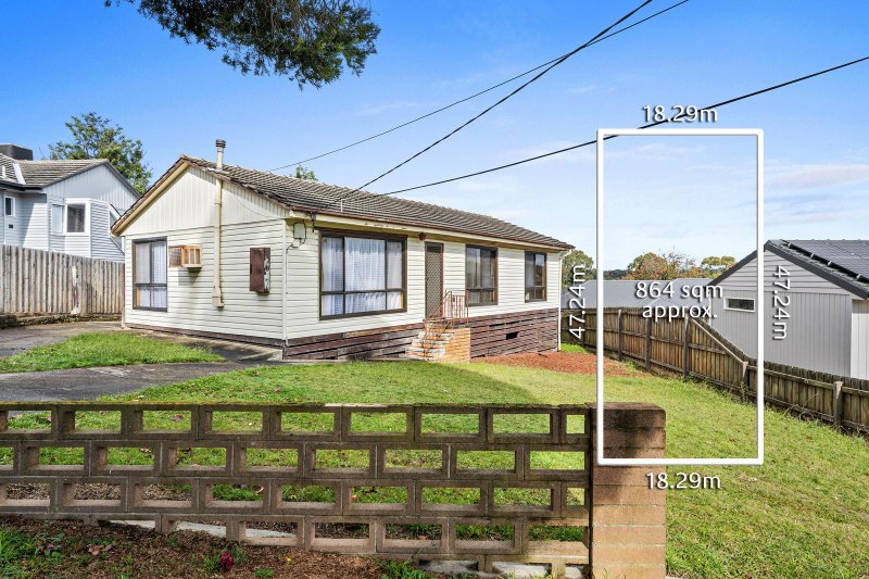 17 Carawa Street, Mooroolbark, VIC 3138 House for Sale