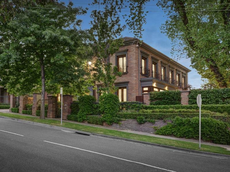 170 Whitehorse Road
