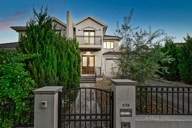 174 Mont Albert Road, Canterbury, VIC 3126 Townhouse for Sale
