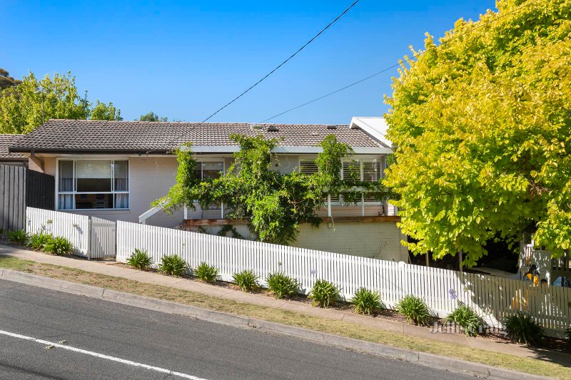 174 Mountain View Road, Briar Hill, VIC 3088 House for Sale