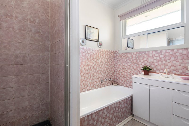 18 Amdura Road, Doncaster East