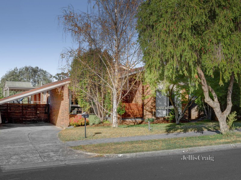 18 Drive, Ringwood, VIC 3134 House for Sale