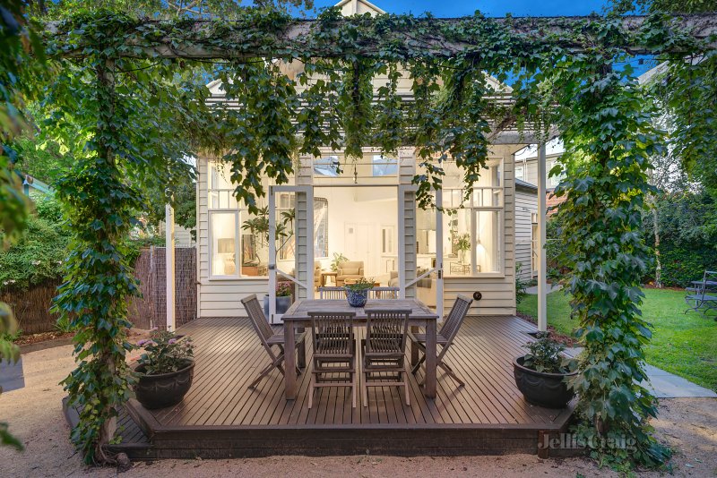 18 Orchard Street