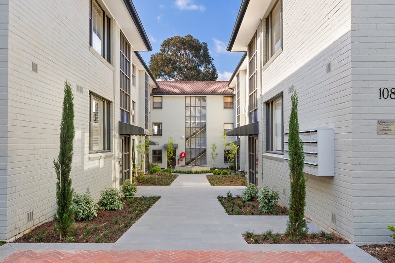 18/108 Street, East Melbourne, VIC 3002 Apartment for Sale