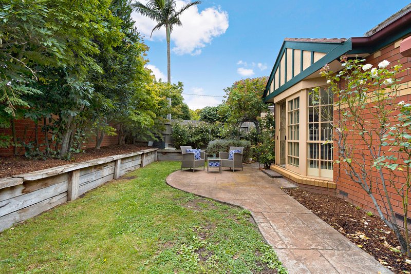 1/82 King Street, Doncaster East