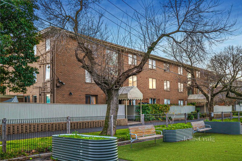 18/52 Moubray Street, Albert Park, VIC 3206 Apartment for Sale