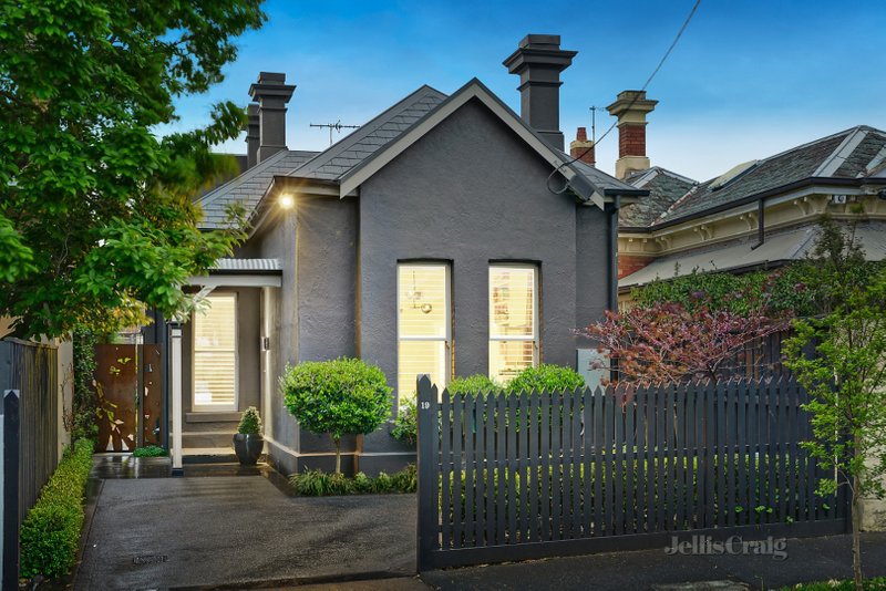 19 Grove Road
