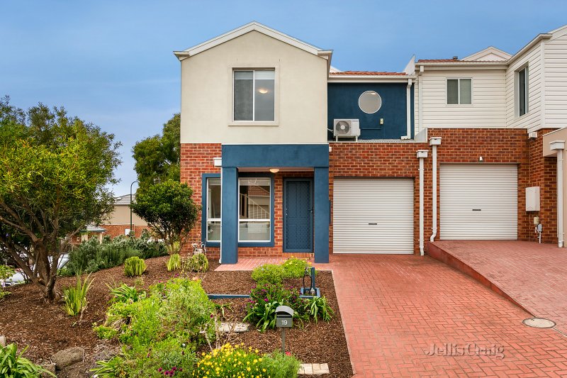 19 Seggan Circle, Gowanbrae, VIC 3043 Townhouse for Sale