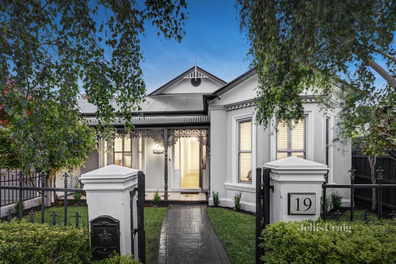 19 Sydenham Lane, Surrey Hills, VIC 3127 House for Sale