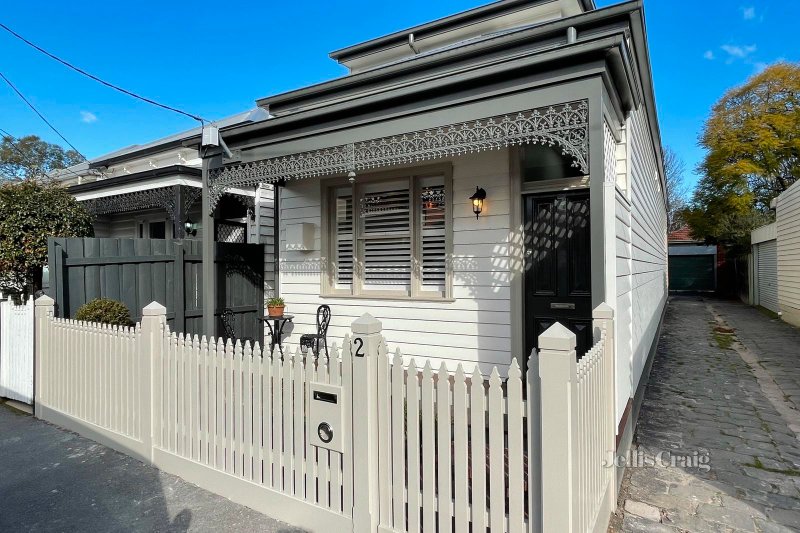 2 Dixon Street