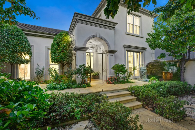 2 Huntingtower Road, Armadale, VIC 3143 Townhouse for Sale