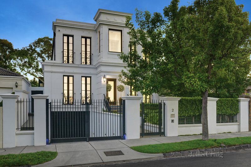 2 Lalla Street