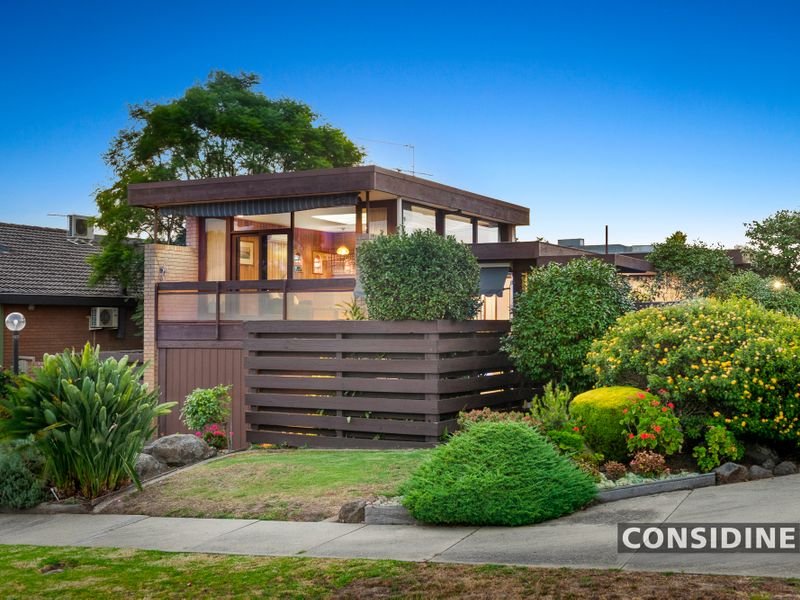 21 Glenscott Crescent, Strathmore Heights, VIC 3041 House for Sale