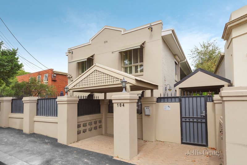 2/104 Rowena Parade, Richmond, VIC 3121 Apartment for Sale