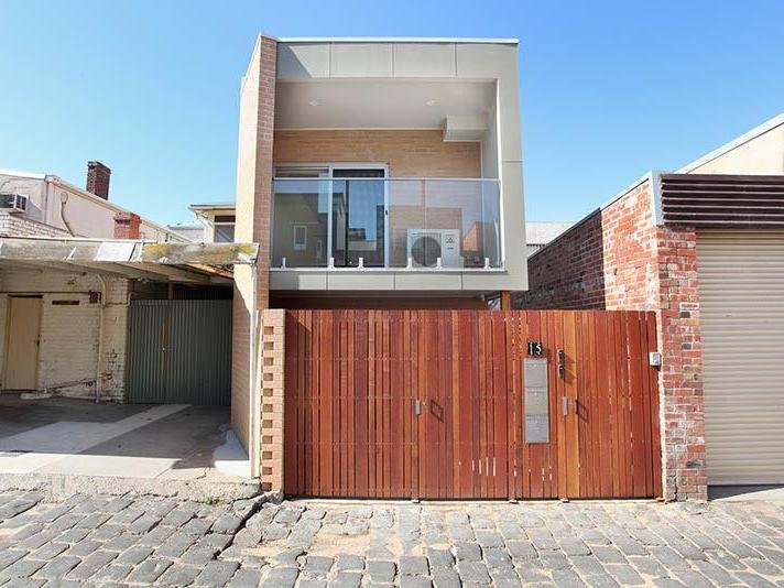 2/15 Blair Place, North Melbourne