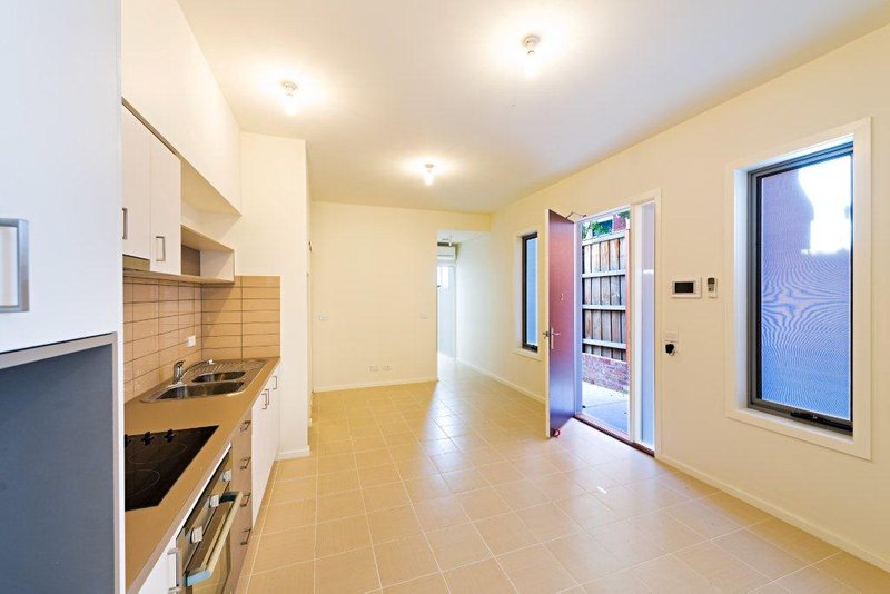 2/15 Temperance Hall Lane, North Melbourne