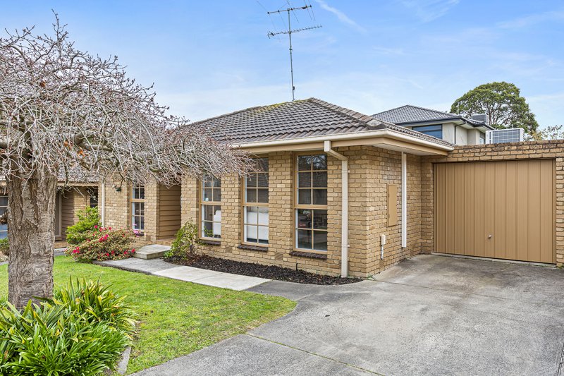 2/18 Botanic Drive Glen Waverley - Image1