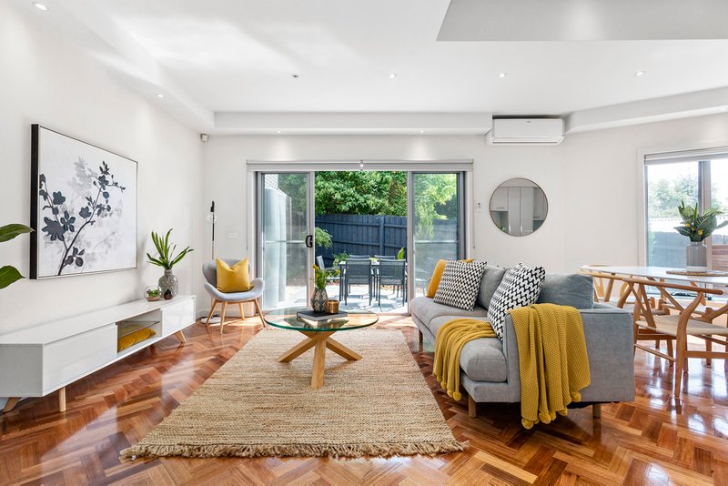2/18 Hiddleston Avenue, Box Hill South