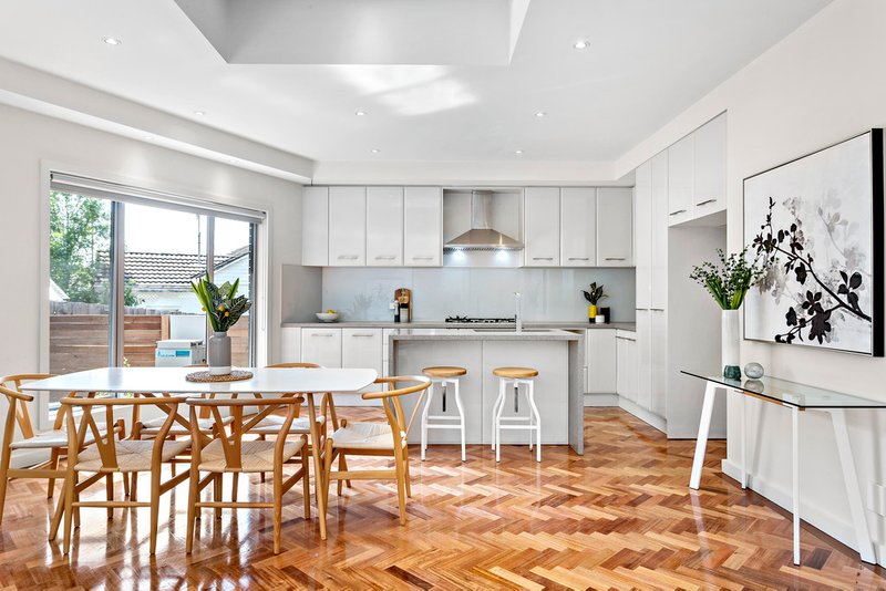 2/18 Hiddleston Avenue, Box Hill South