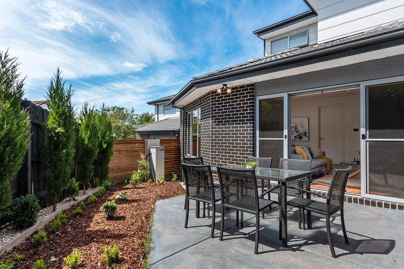 2/18 Hiddleston Avenue, Box Hill South