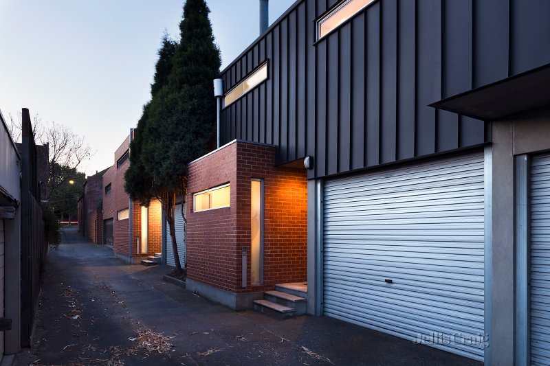 2/18 Strode Street