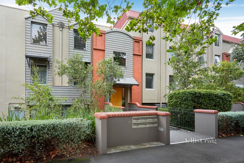 2/19 River Street, Richmond, VIC 3121 Apartment for Sale