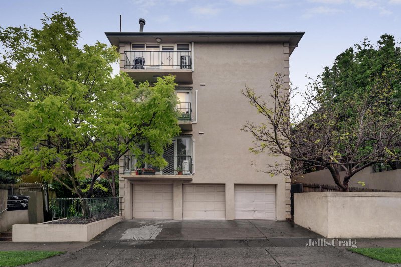 2/24 Mathoura Road, Toorak, VIC 3142 Apartment for Sale