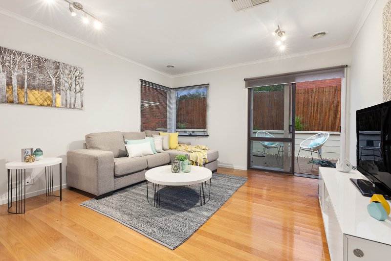 2/24 Rattray Road, Montmorency, VIC 3094 House for Sale