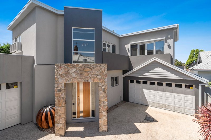 2/286 Pakington Street
