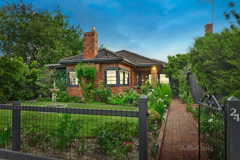 24 Bowmore Street, Hughesdale, VIC 3166 House for Sale