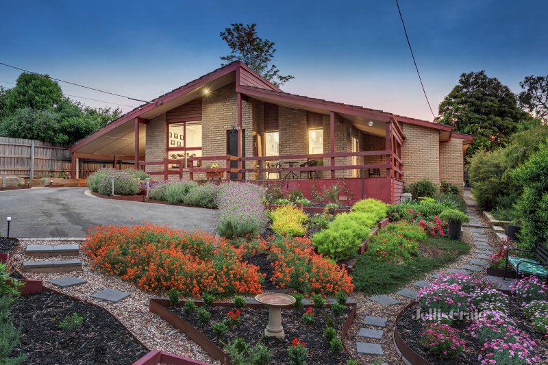 24 York Street, Eltham, VIC 3095 House for Sale