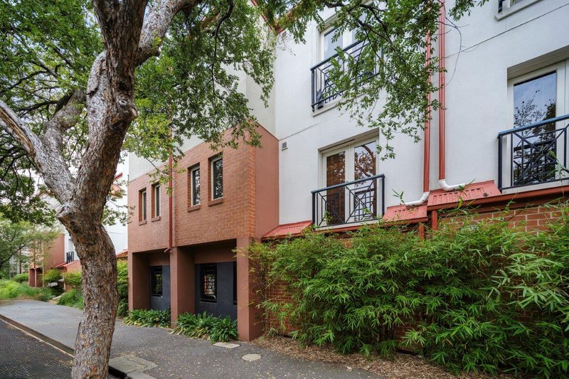 24/8-32 Howlett Street, Kensington, VIC, 3031