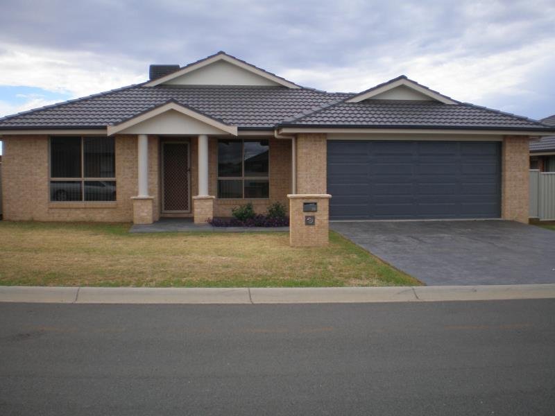 25 Lindsay Road TAMWORTH NSW 2340