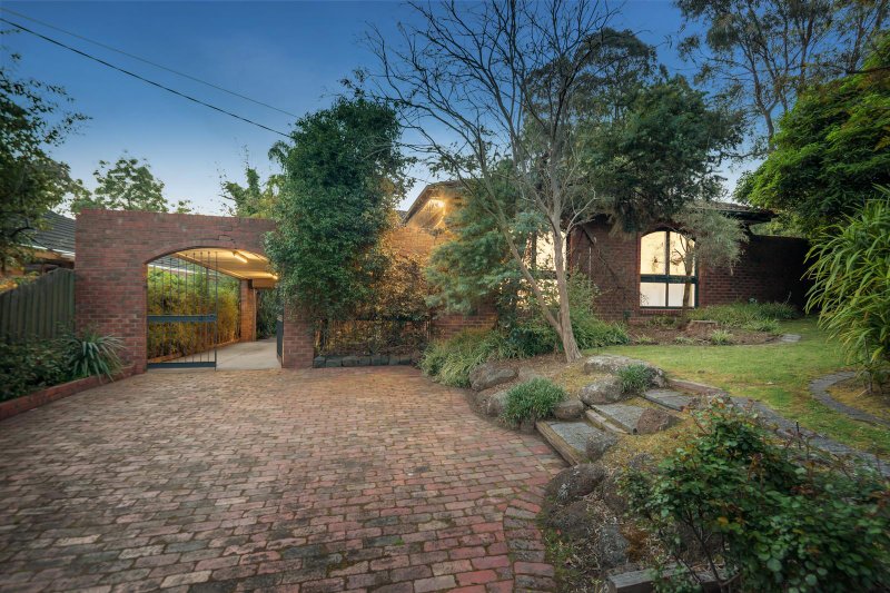 25 Porter Street, Eltham, VIC 3095 House for Sale