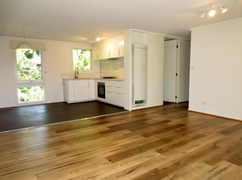 2/5 Rotherwood Road, Ivanhoe East 2 bed, 1 bath Unit for Lease