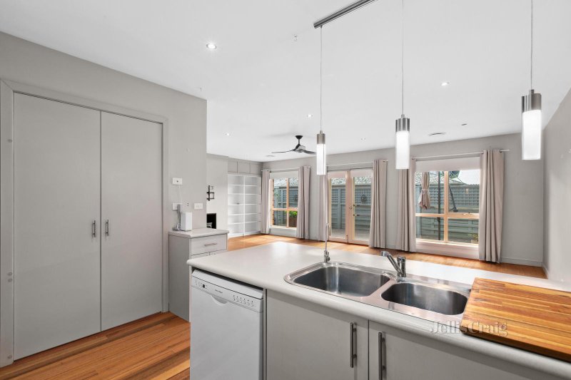 2/51 Anslow Street, Woodend, VIC 3442 House for Sale