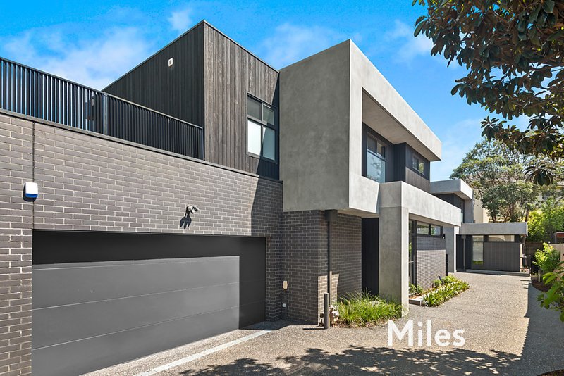 2/51 Wilfred Road, Ivanhoe East 4 bed, 3 bath Townhouse for Lease