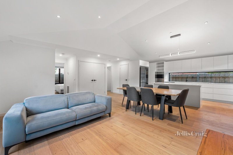 2/60 Wheatley Road, Mckinnon, VIC 3204 Unit for Sale