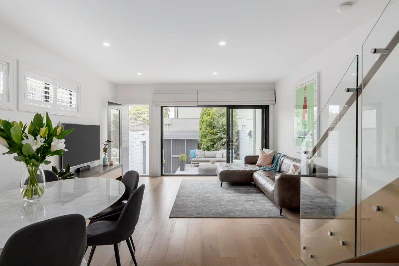2/6A Ruabon Road