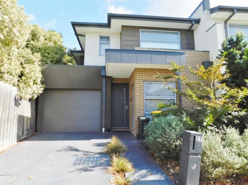 27 Dalveen Road, Ivanhoe - 3 bed, 3 bath Townhouse for Lease