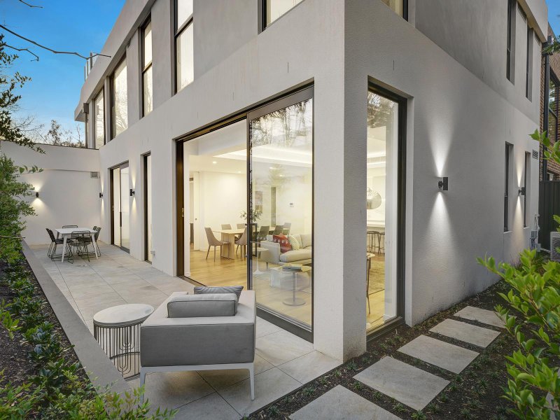 72 Adelaide Street