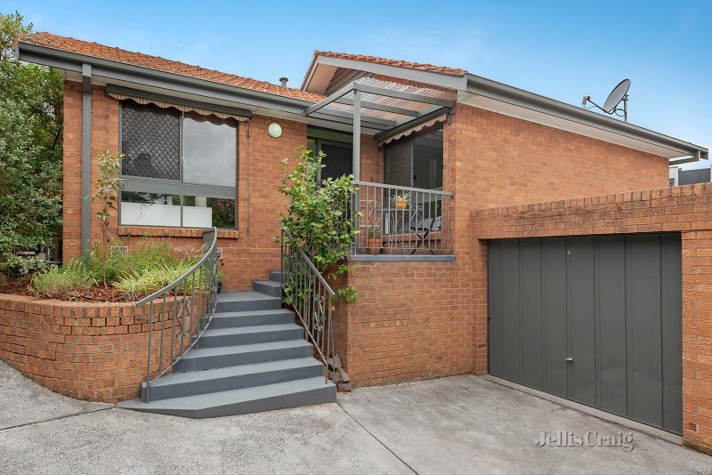 2/8 View Street