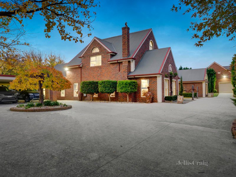 295 Kangaroo Ground-St Andrews Road