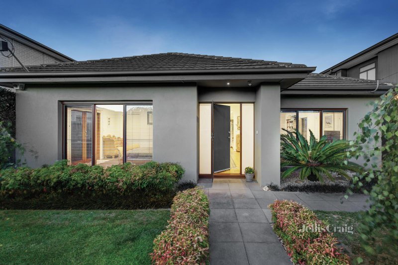 3 Blackshaw Street