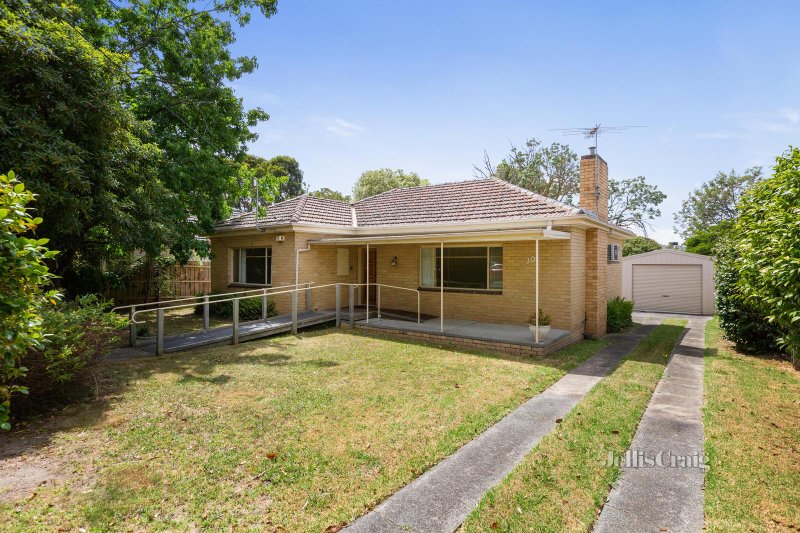 30 Doynton Parade, Mount Waverley, VIC 3149 House for Sale