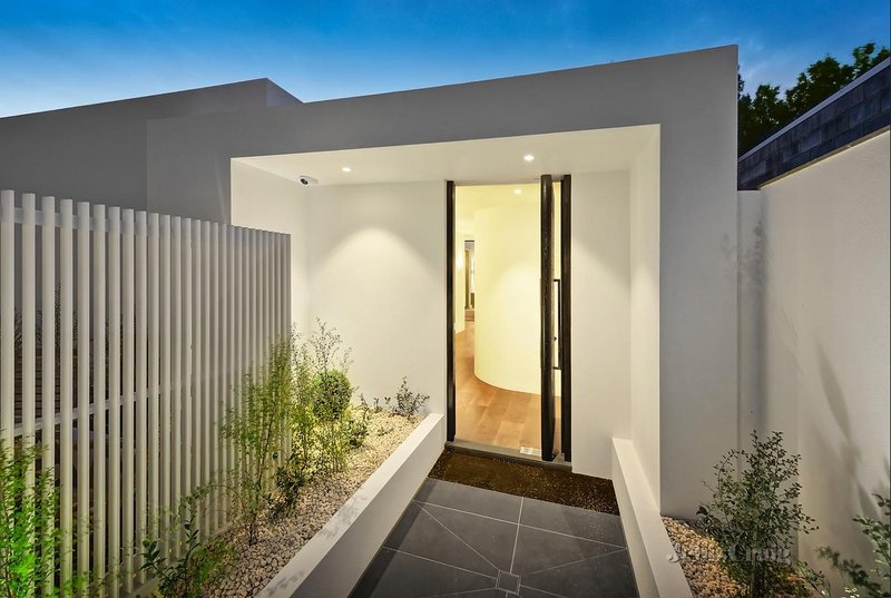 1 Roslyn Street