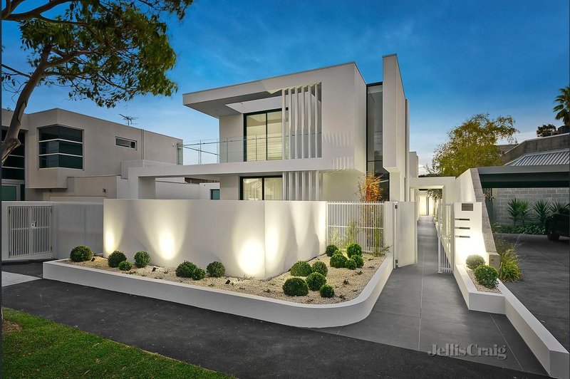 1 Roslyn Street