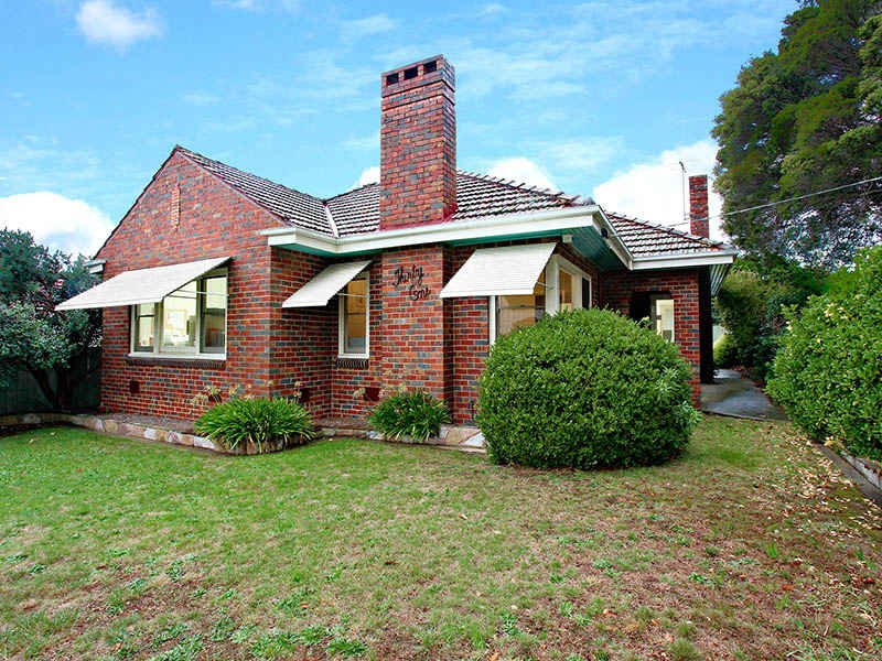 31 Wantirna Road, Ringwood, VIC 3134 House for Sale