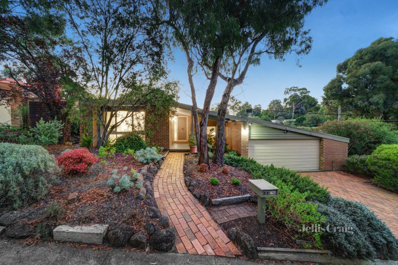 33 Bonnie Doone Street, Briar Hill, VIC 3088 House for Sale